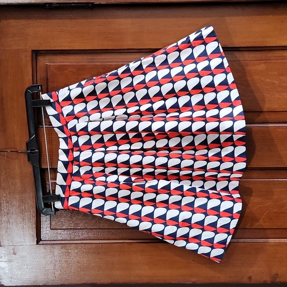 Beautiful red, white, and navy skirt - Picture 2 of 6